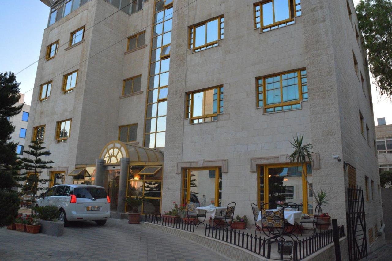 Capri Hotel Suites Amman Dış mekan fotoğraf
