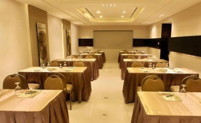 Capri Hotel Suites Amman Dış mekan fotoğraf